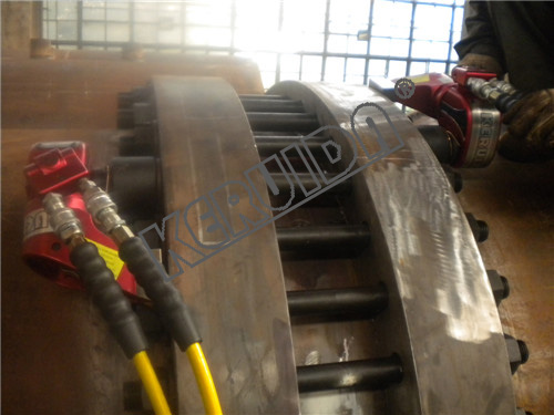 壓力容器科瑞達(dá)液壓扳手應(yīng)用.jpg 壓力容器科瑞達(dá)液壓扳手應(yīng)用.jpg